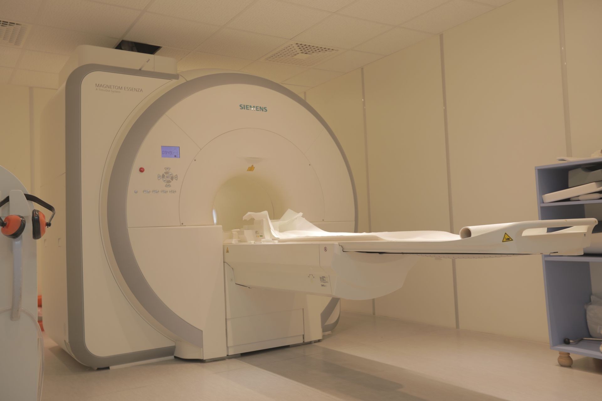 مغناطيسي (MRI)